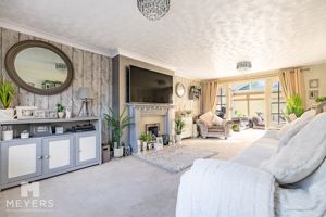 Lounge- click for photo gallery